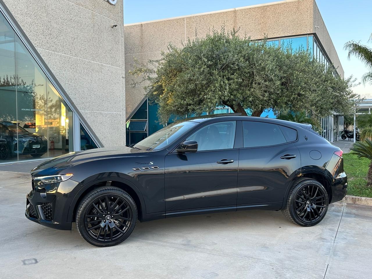 Maserati Levante 3.0 V6 Modena S possibilità noleggio no scoring