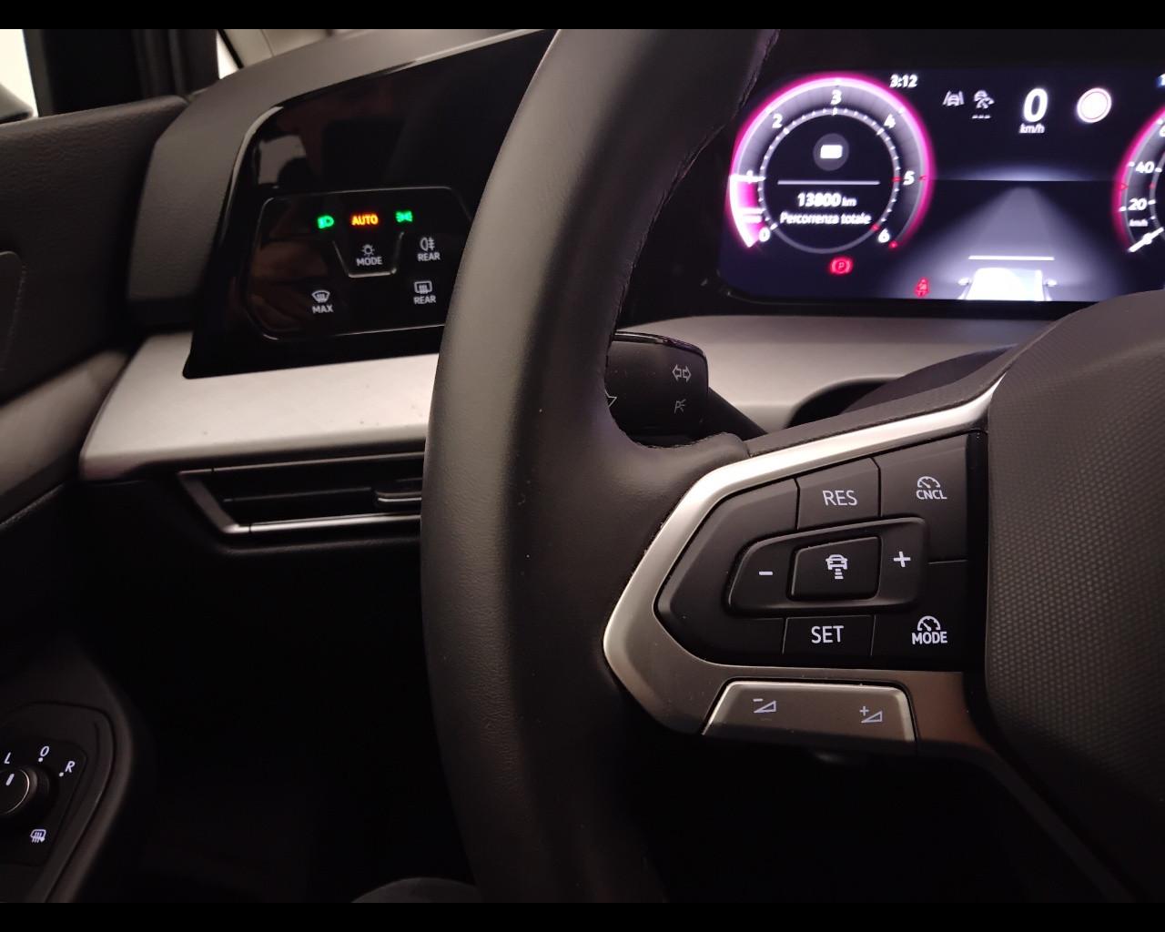 VOLKSWAGEN Golf VIII 2024 - Golf 2.0 tdi Life 115cv