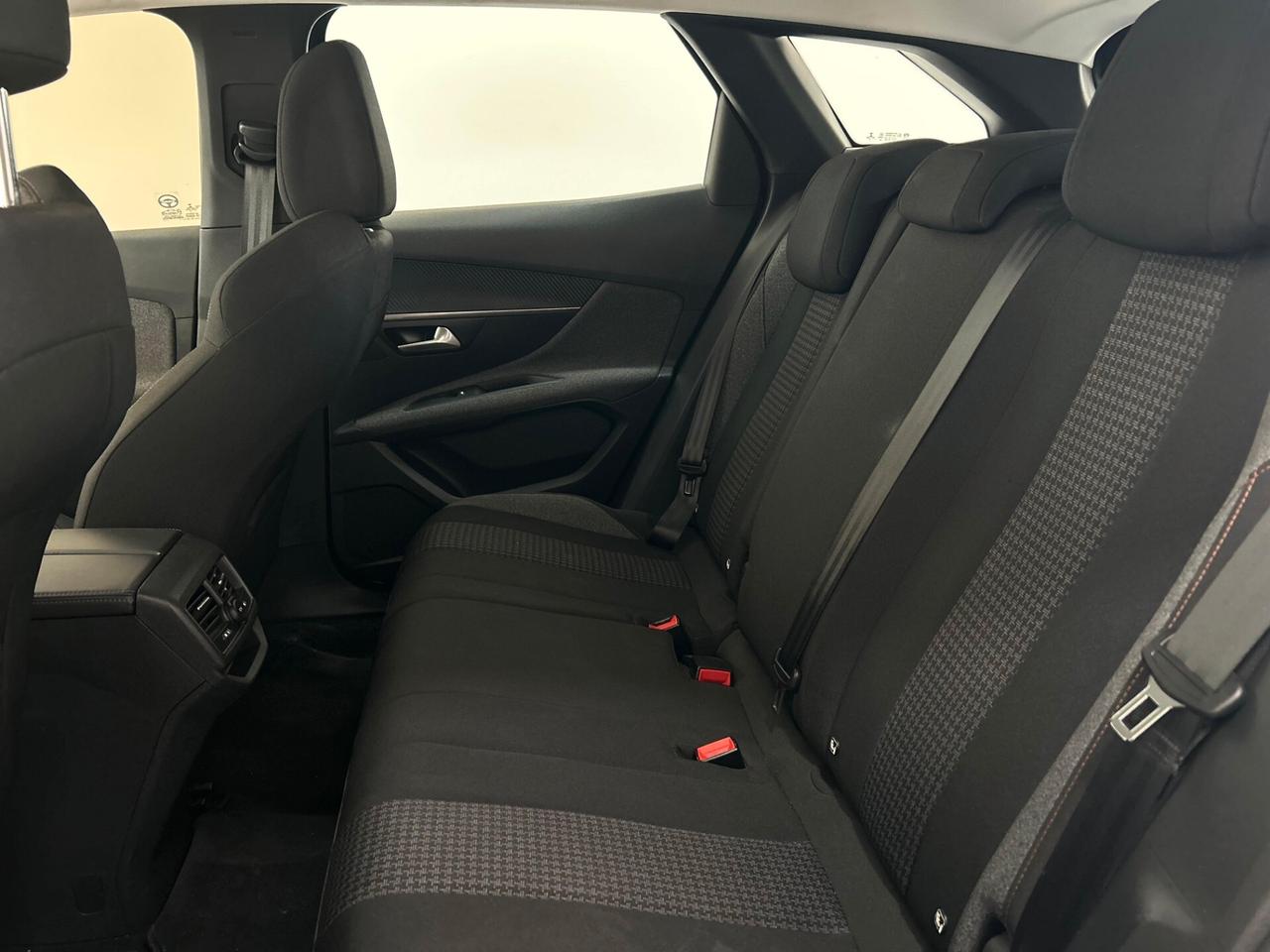 Peugeot 3008 BlueHDi 130 S&S Active Pack