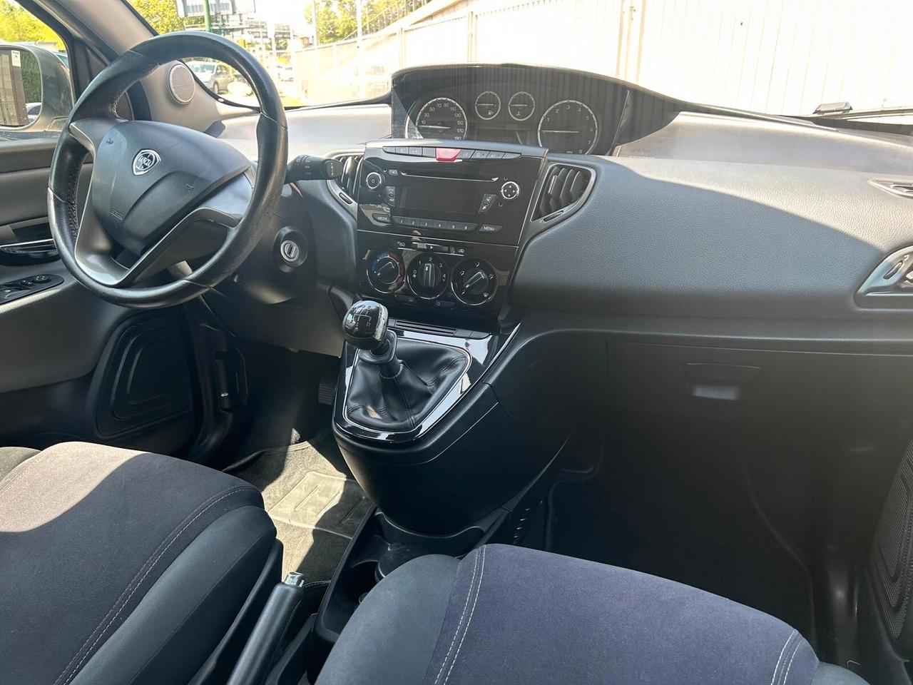 Lancia Ypsilon 1.2 69 CV 5 porte S&S Gold