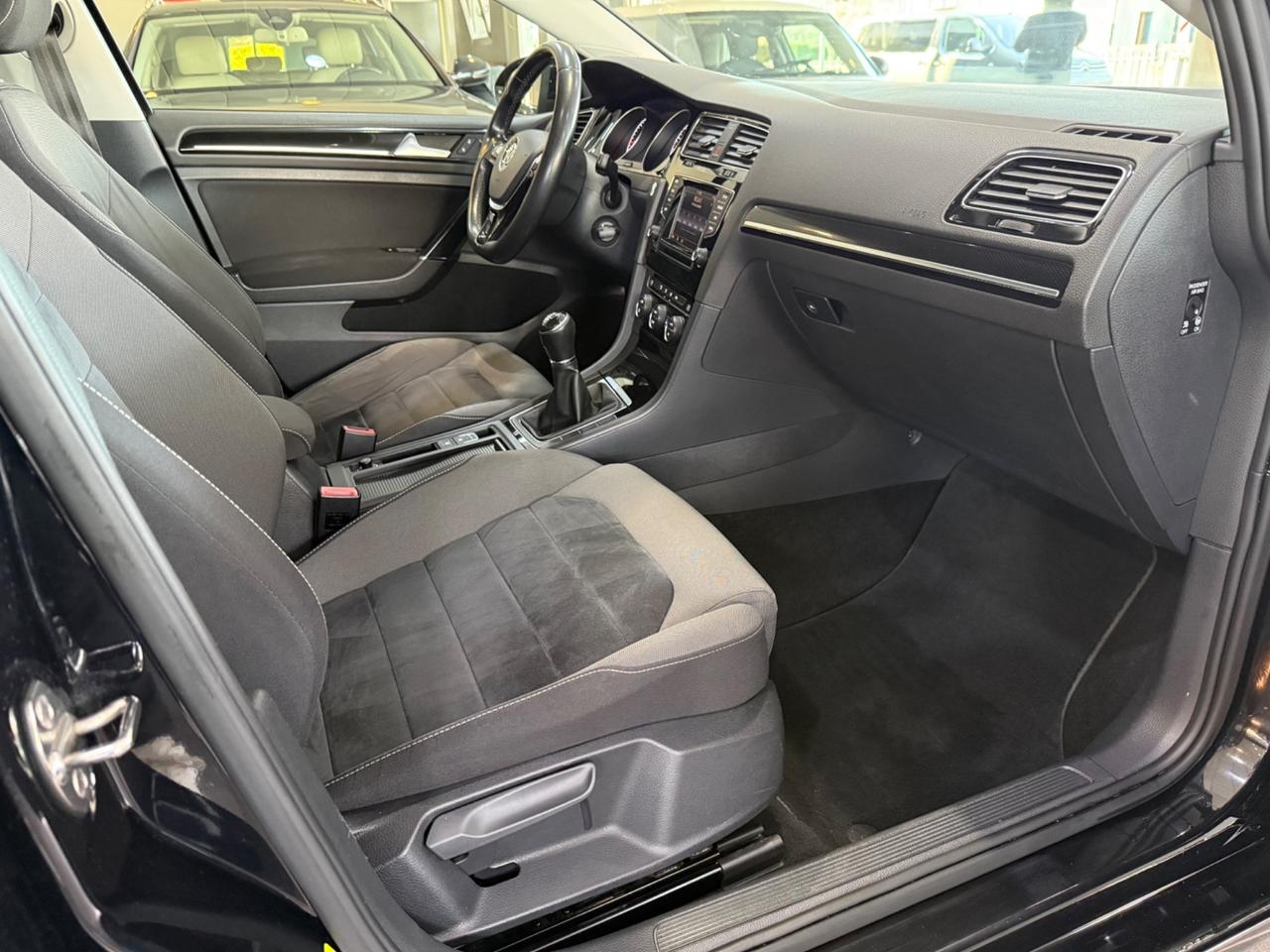 Volkswagen Golf 5p 1.6 tdi Comfortline