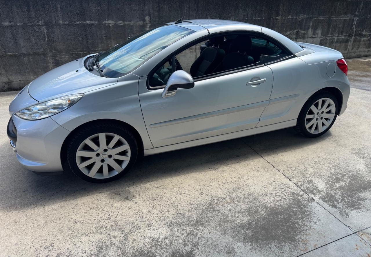 Peugeot 207 1.6 HDi 110CV CC Féline