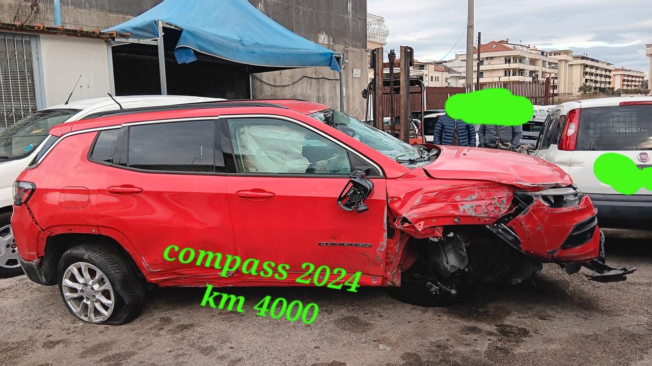 Jeep Compass incidentata sinistrata mondialcars 024