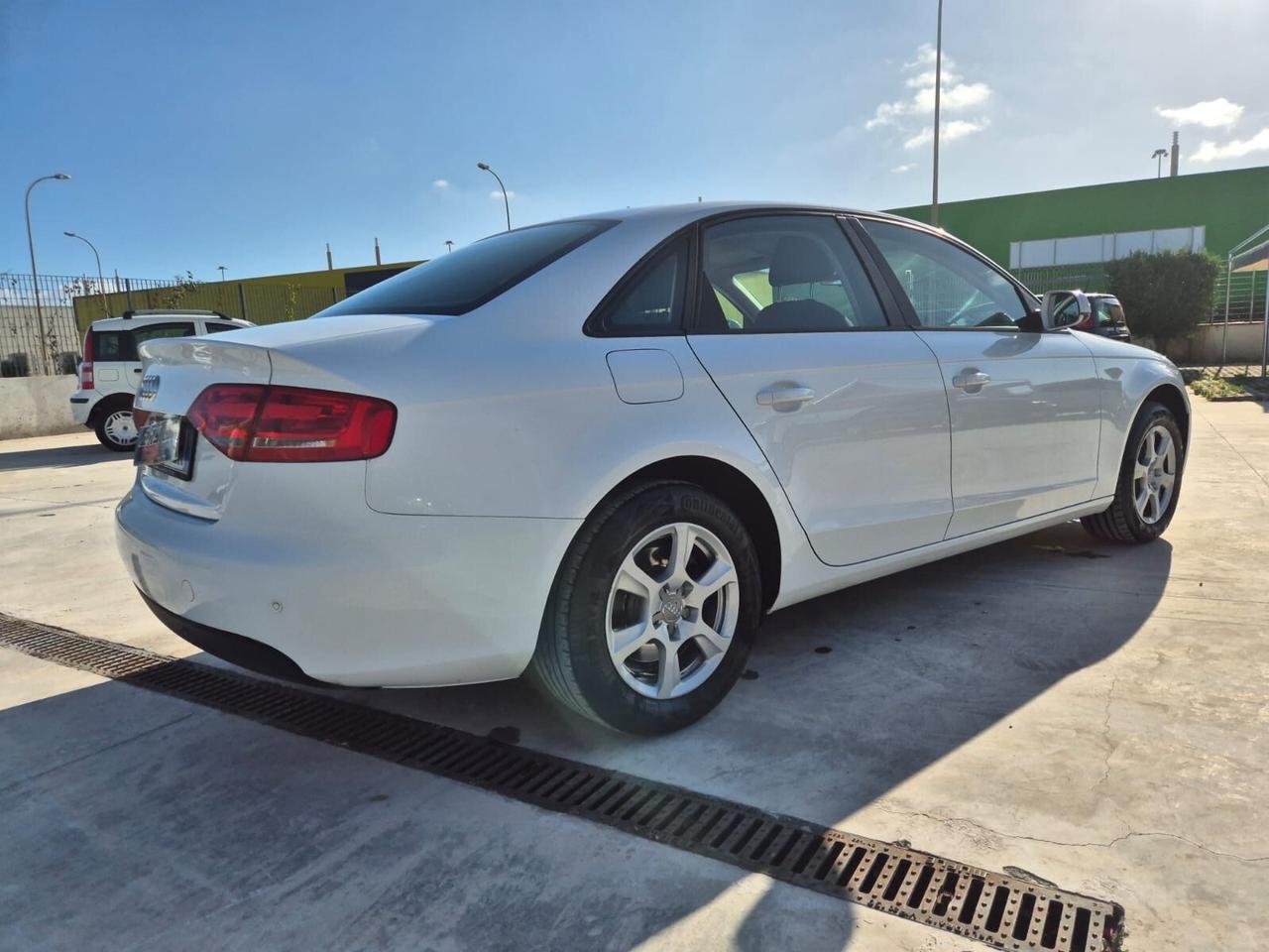 Audi A4 2.0 TDI 120 CV Ambiente