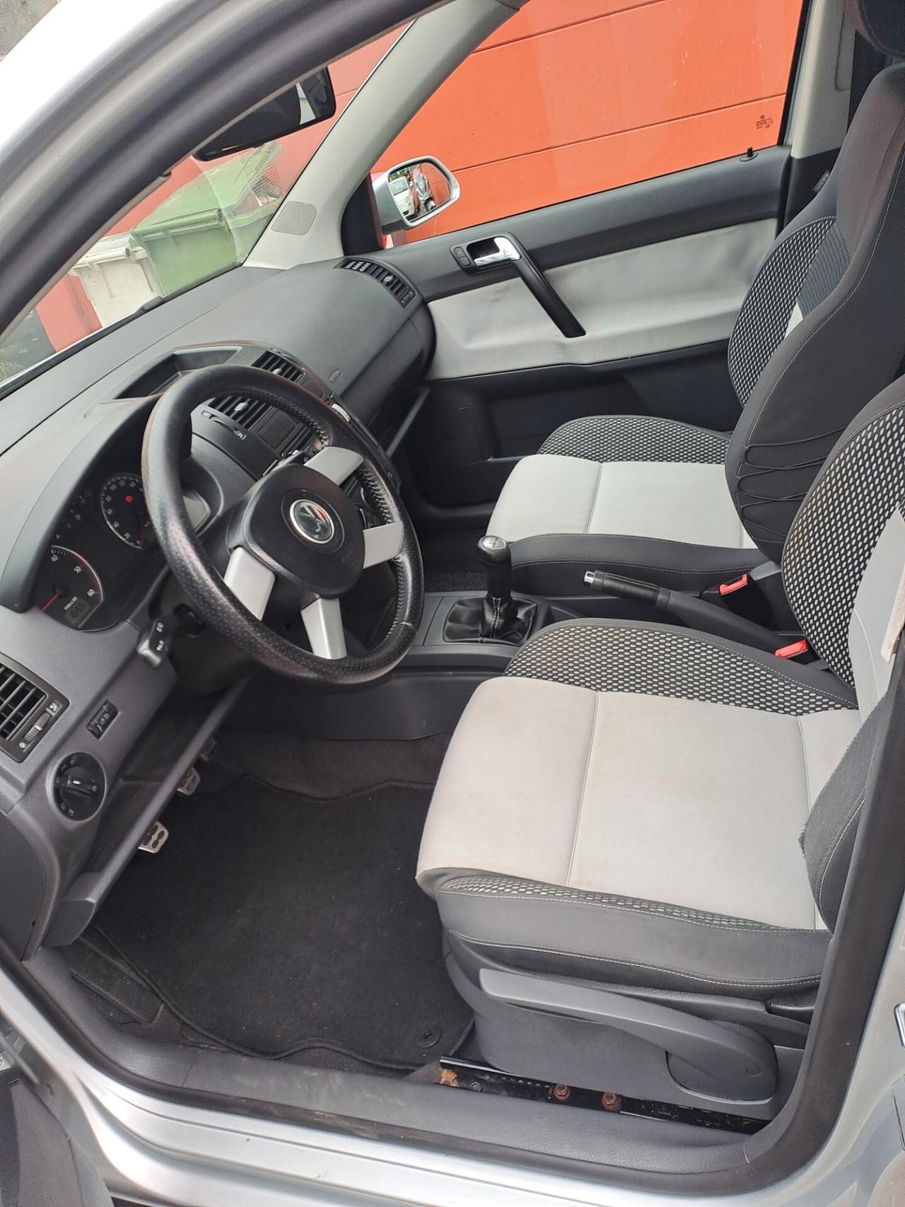 Volkswagen Polo 1.4/69CV TDI 5p. Sportline