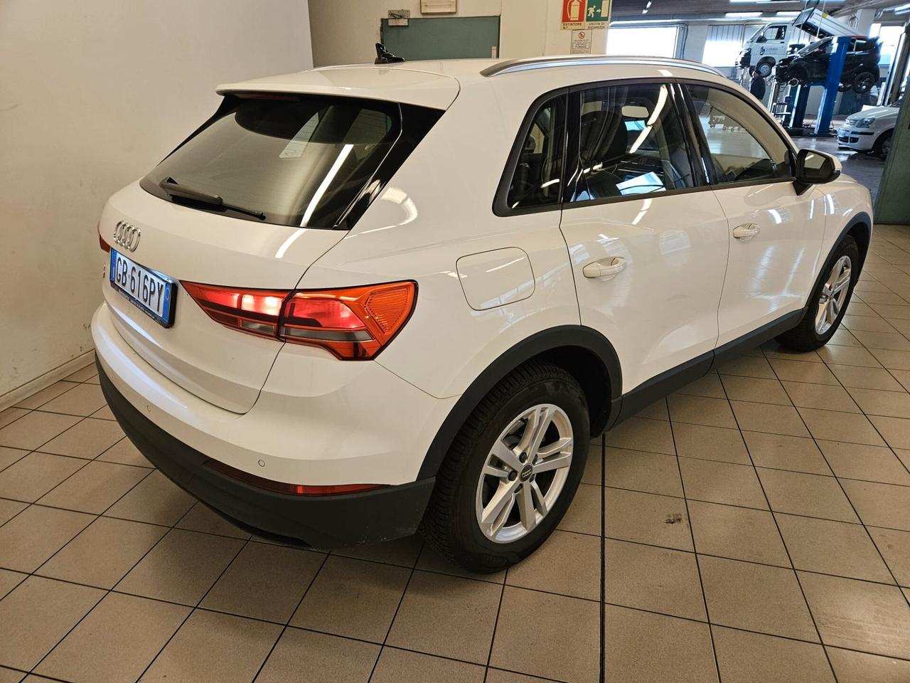 Audi Q3 35 TFSI Business S-TRONIC