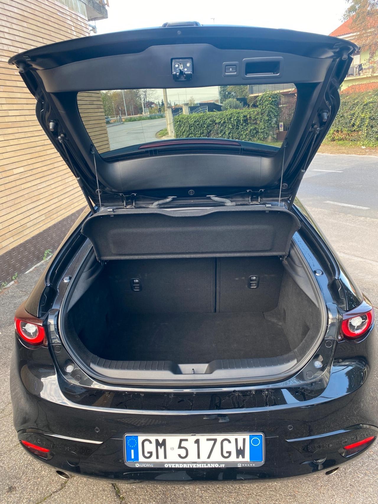 Mazda 3 Mazda3 2.0L e-Skyactiv-X M Hybrid 4p. Exclusive