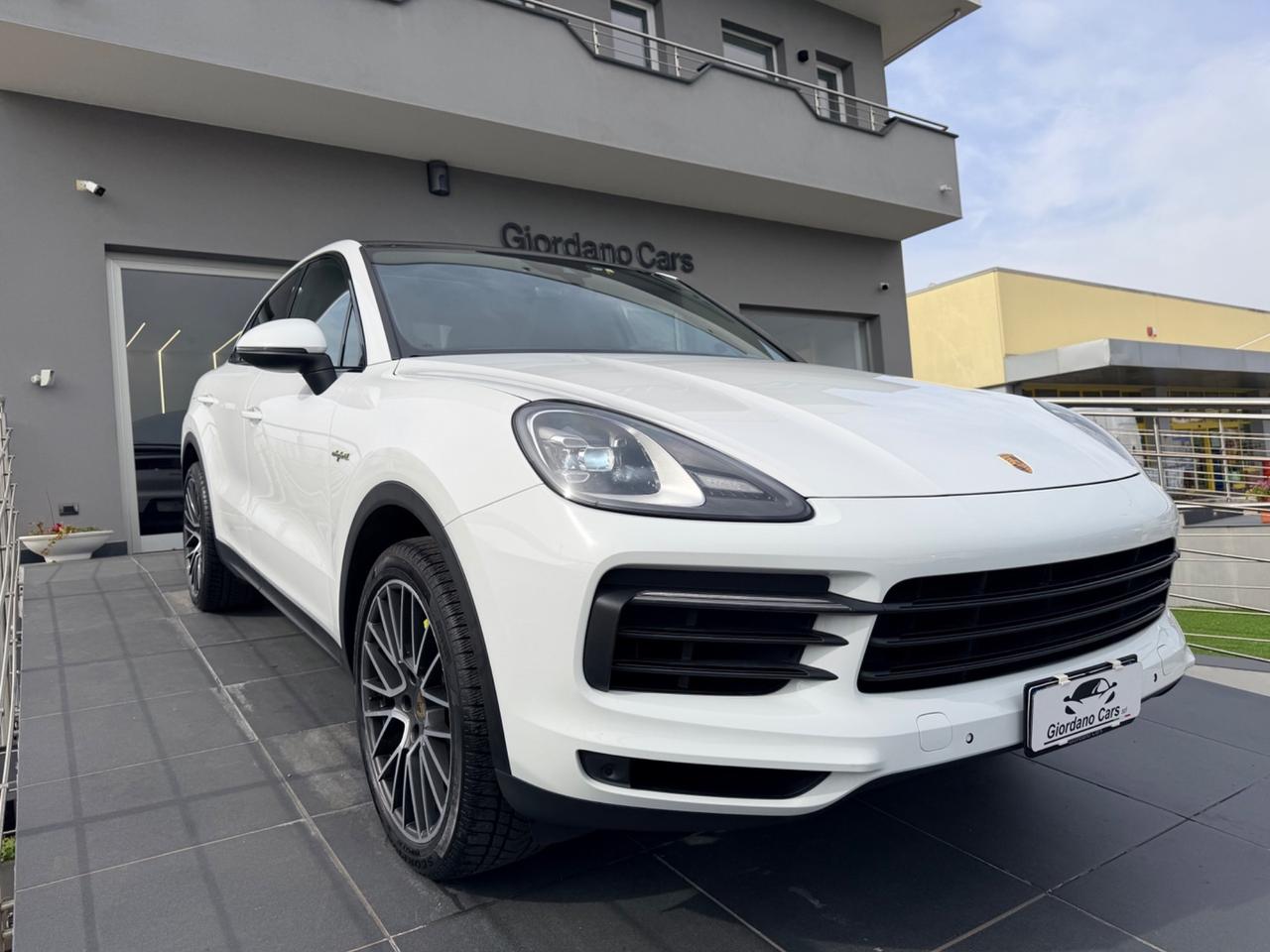 Porsche Cayenne Coupé 3.0 V6 E-Hybrid uni pro in garanzia