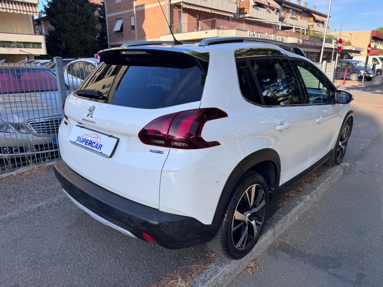 Peugeot 2008 1.6 HDI GT Line neopaten garanzia 12 mesi