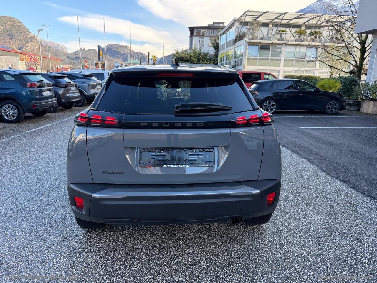 PEUGEOT 2008 PureTech 100 S&S Allure