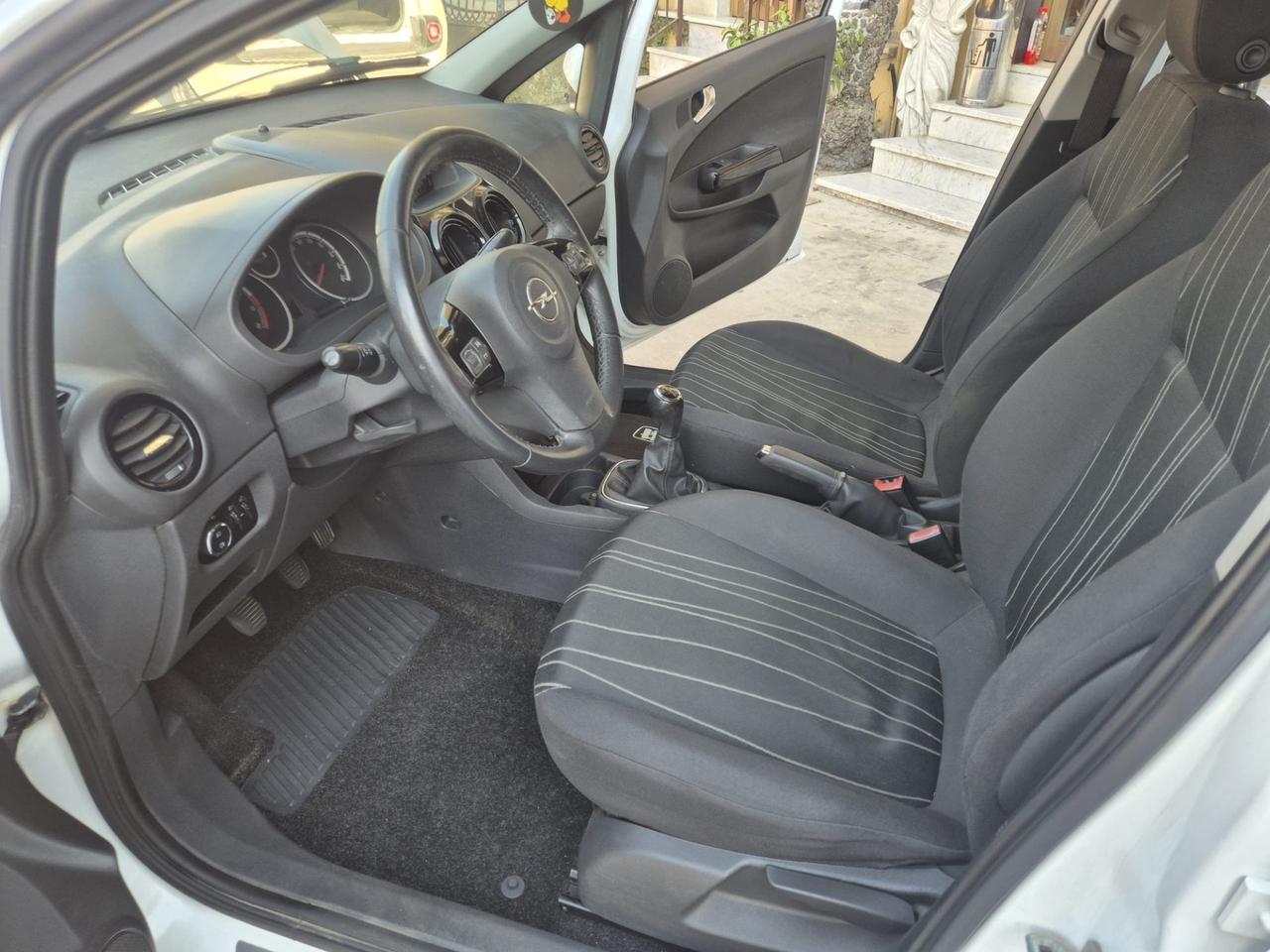Opel Corsa 1.2 5 porte Cosmo euro5
