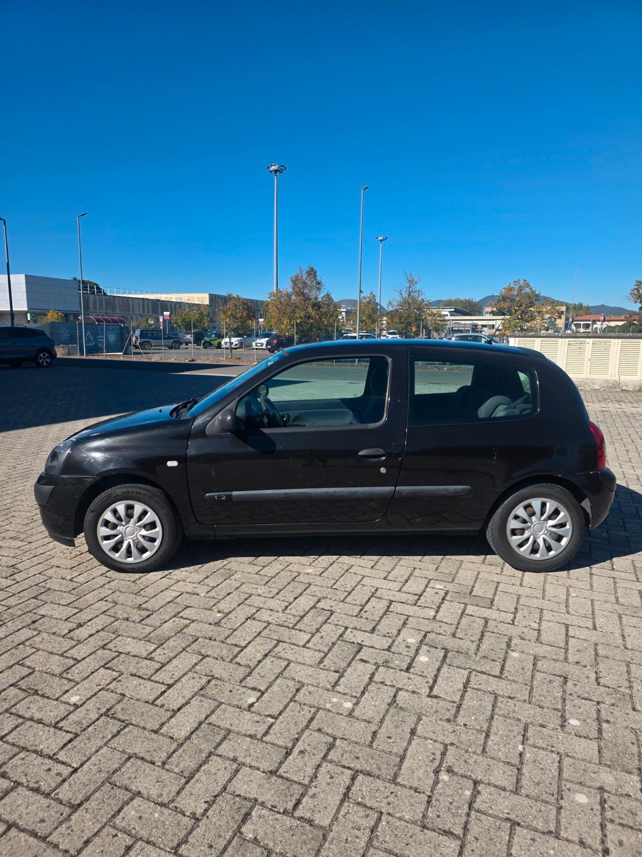 Renault Clio 1.2 cat 3 porte Confort Authentique