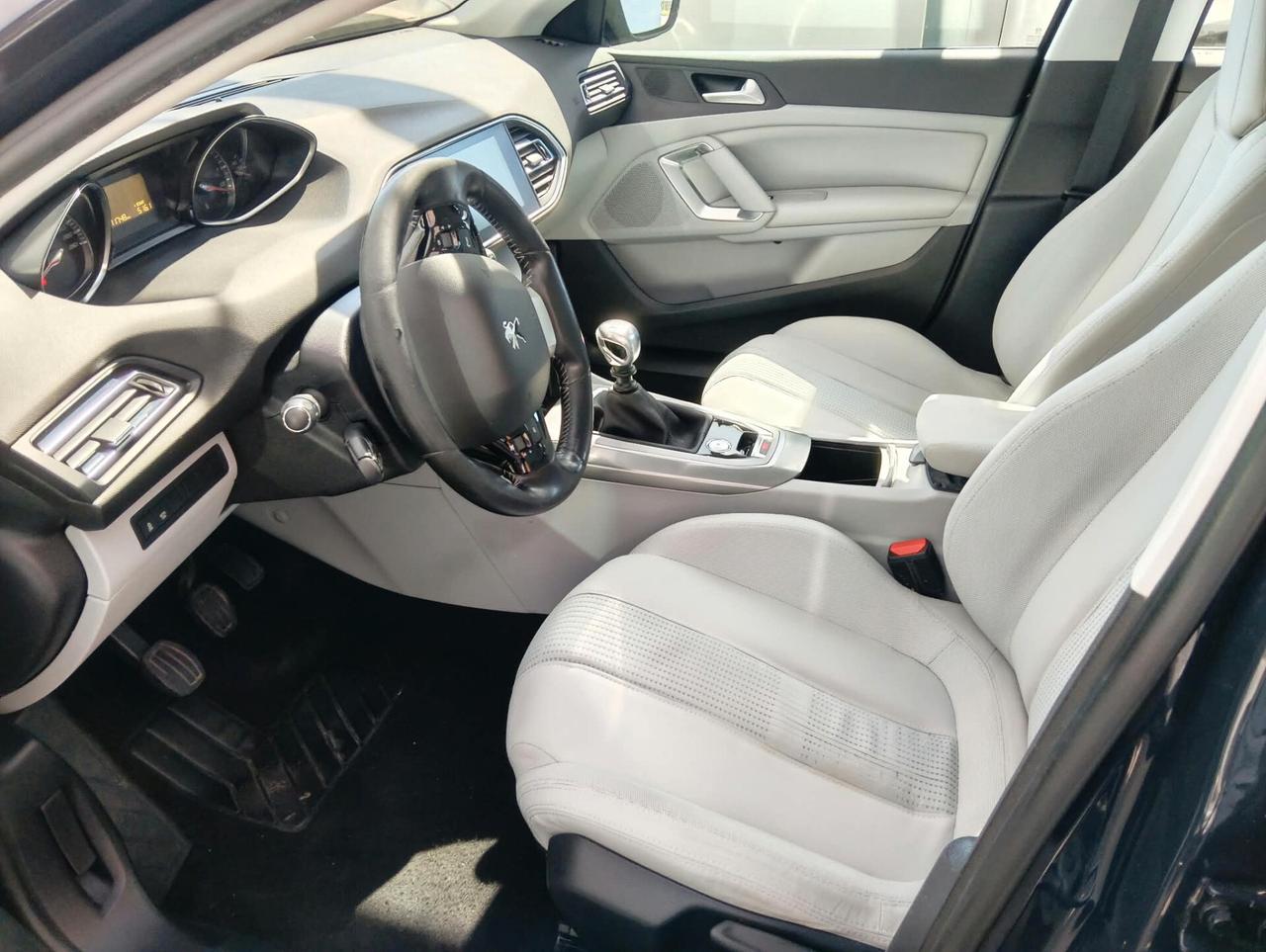 Peugeot 308 BlueHDi 120 S&S SW Allure