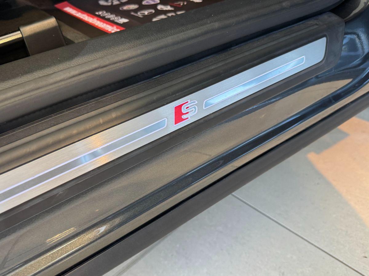 AUDI Q5 Sportback SPB 2.0 TDI quattro S-line Identity black