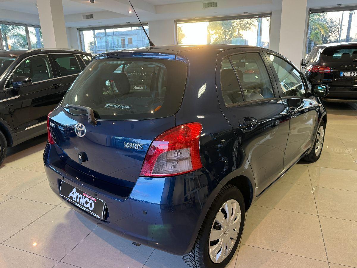 TOYOTA Yaris 1.4 D Cambio Automatico