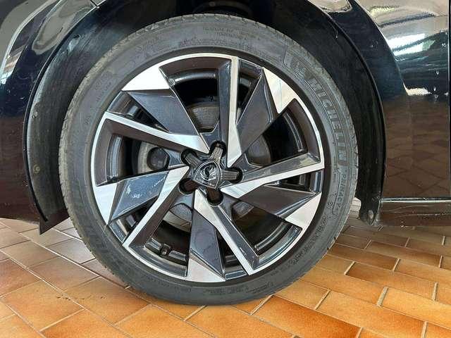 Peugeot 308 1.2 130cv Allure + Key Less + Navi + Camera