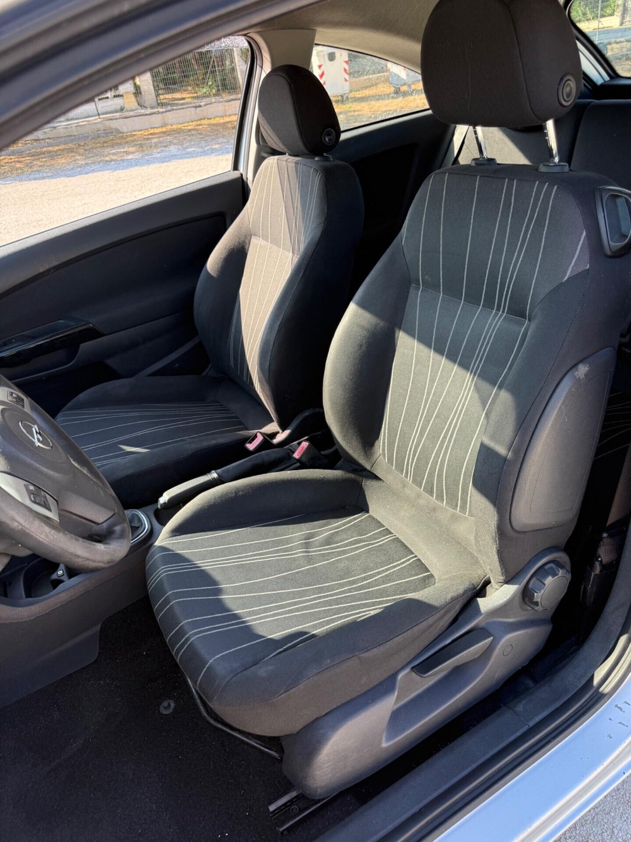 Opel Corsa Diesel 1.3 CDTi 75cv NEOPATENTATI OK