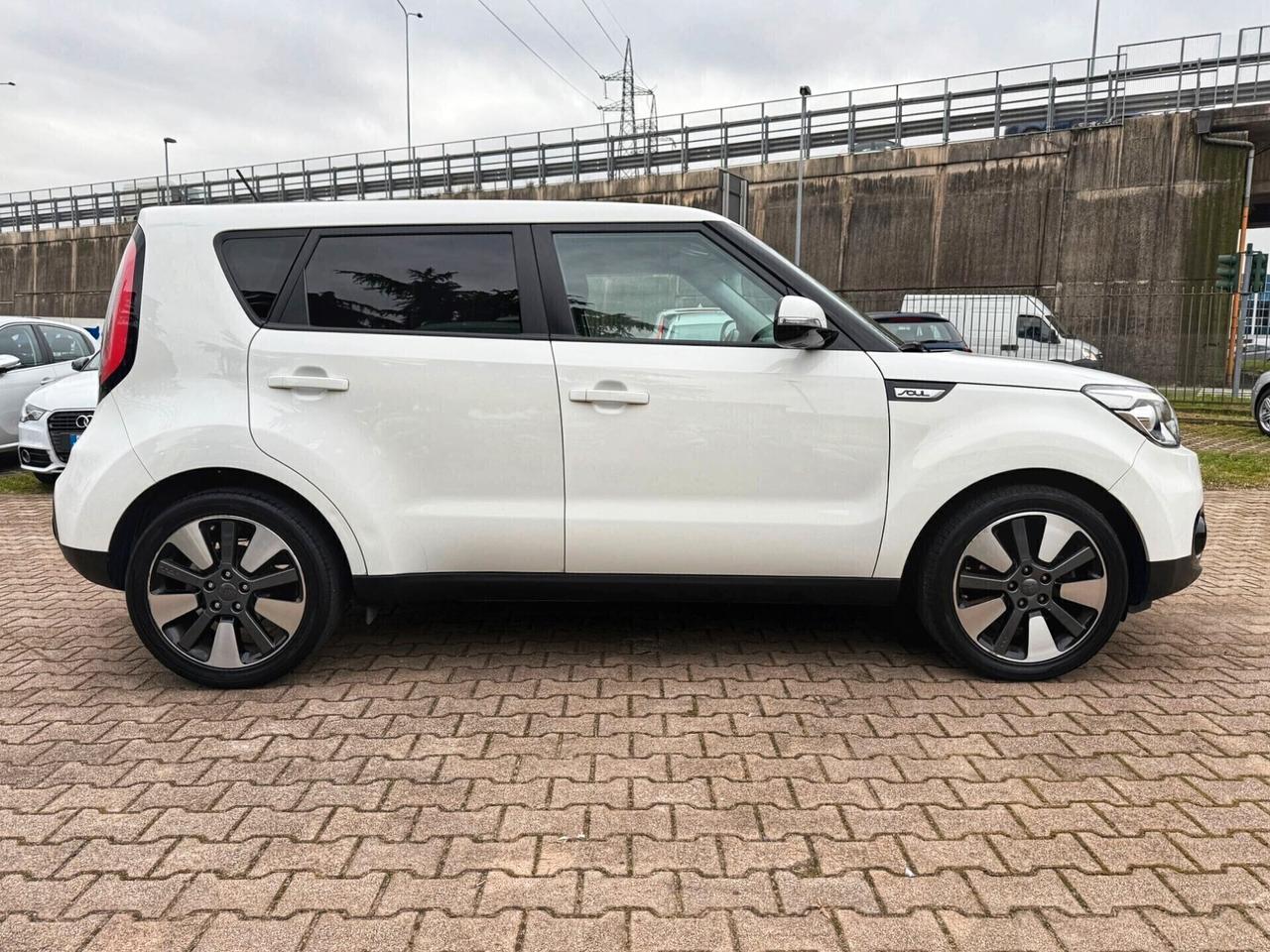 Kia Soul 1.6 CRDi TELECAMERA CRUISE SENSORI PDC