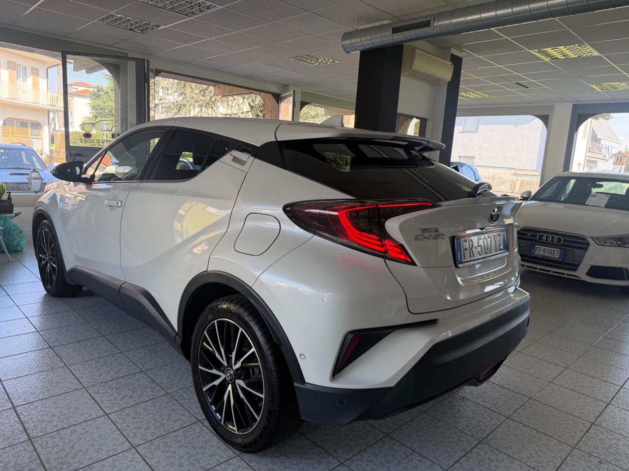 Toyota C-HR 1.8 Hybrid E-CVT Lounge
