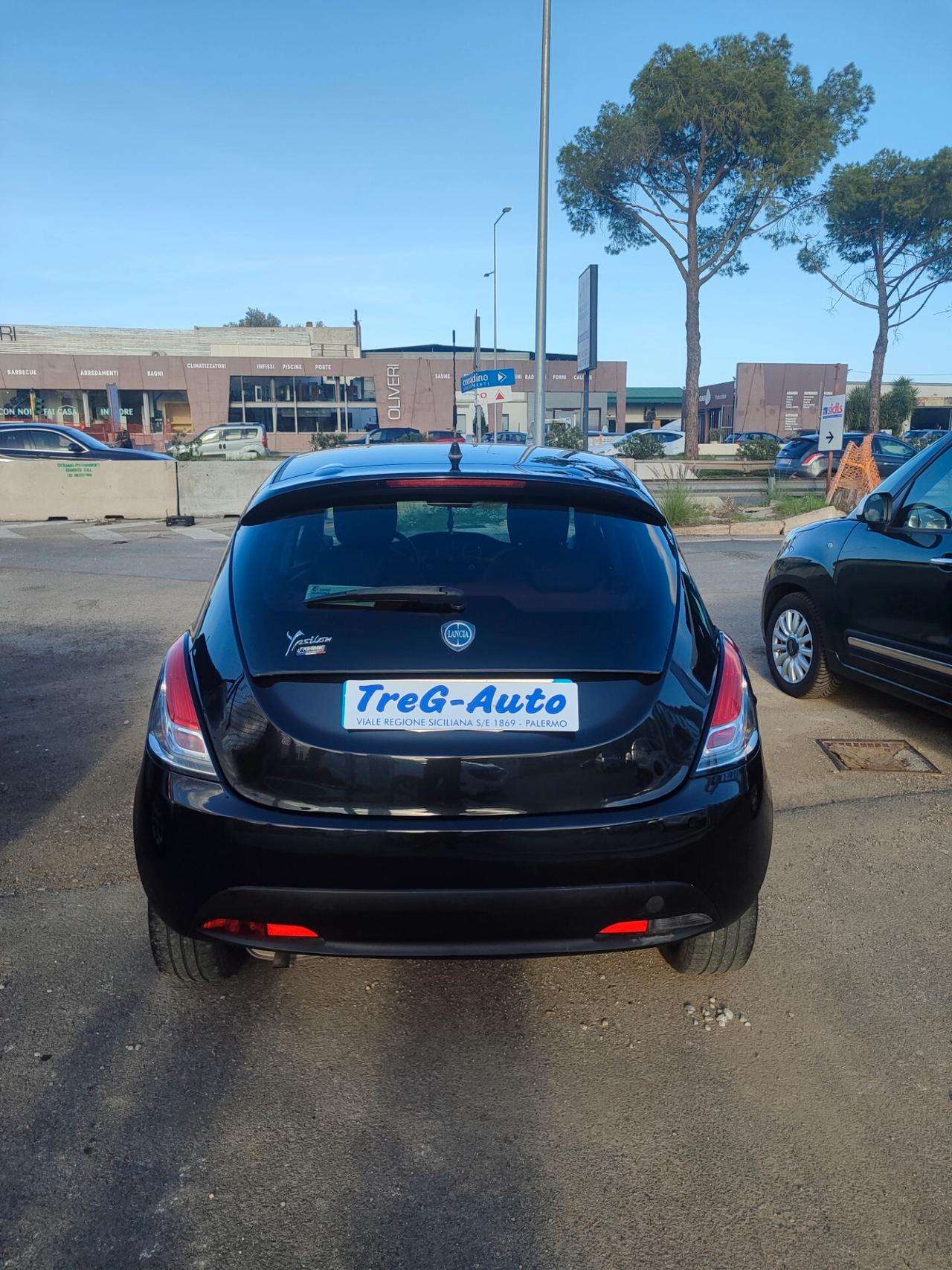 Lancia Ypsilon 1.2 69 CV 5 porte S&S Gold