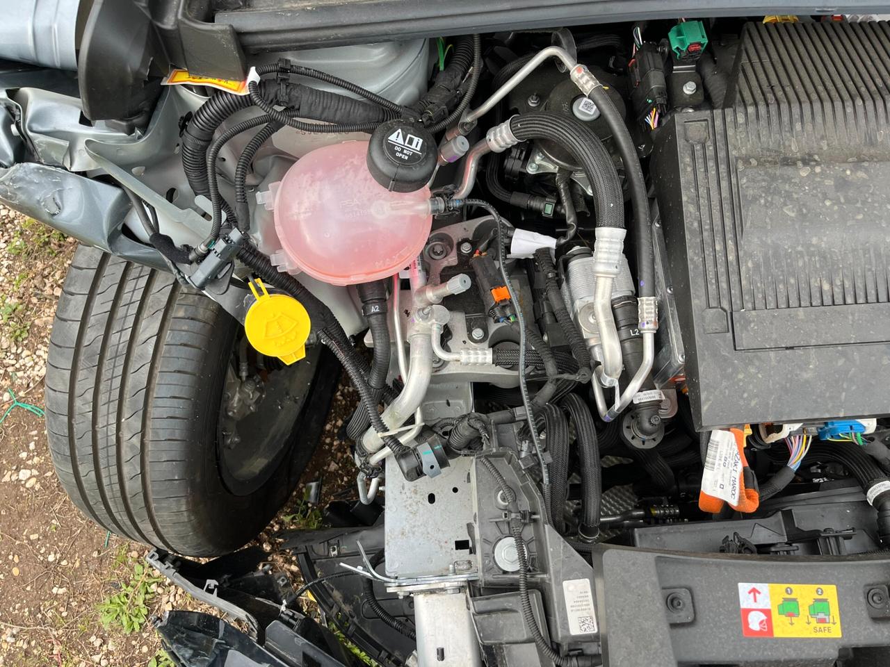 Jeep Avenger BEV Summit 115kW 156 cV Incidentato