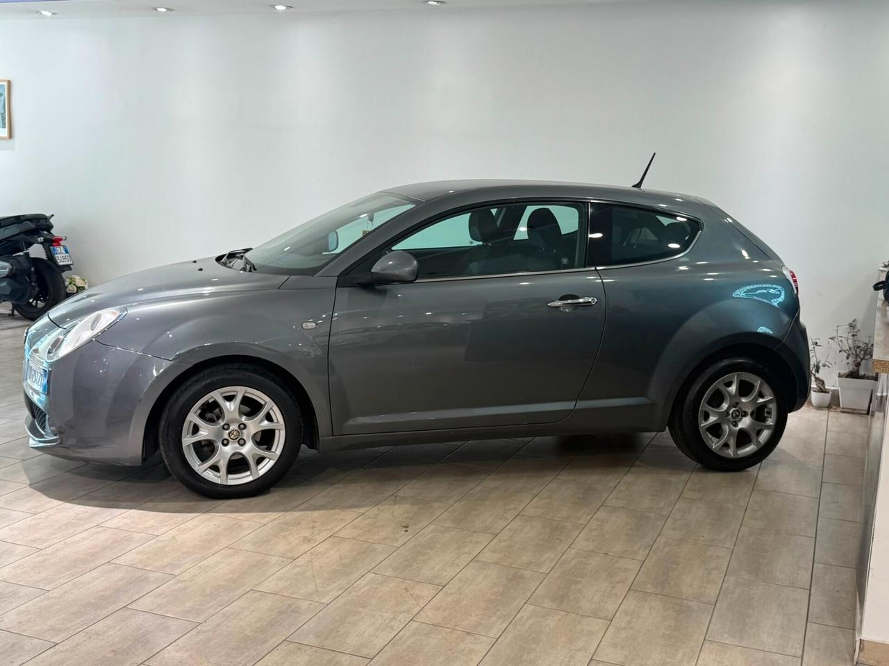 Alfa Romeo MiTo 1.4 78CV 130.000 BENZ/GPL