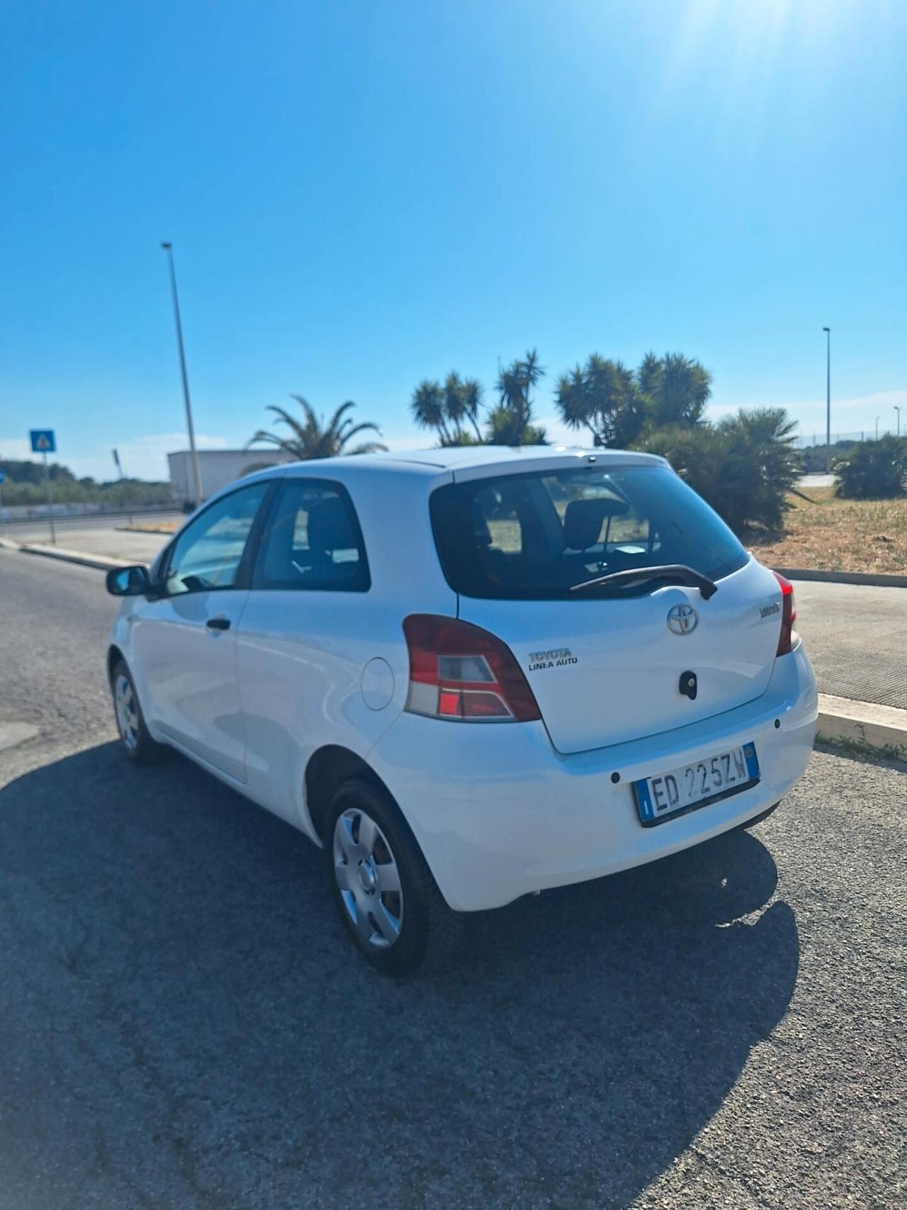 Toyota Yaris 1.0 3 porte Now - 2010