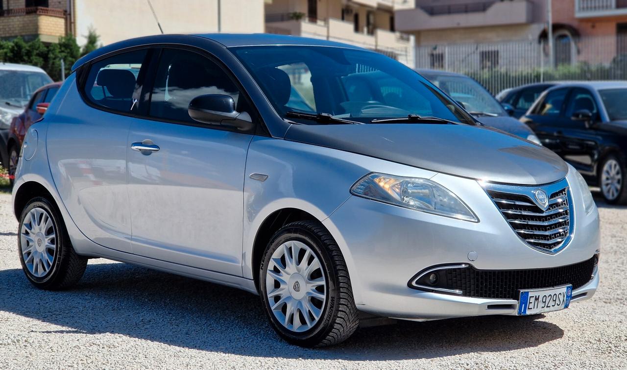 Lancia Ypsilon 0.9 TwinAir 85 CV 5 porte S&S Gold