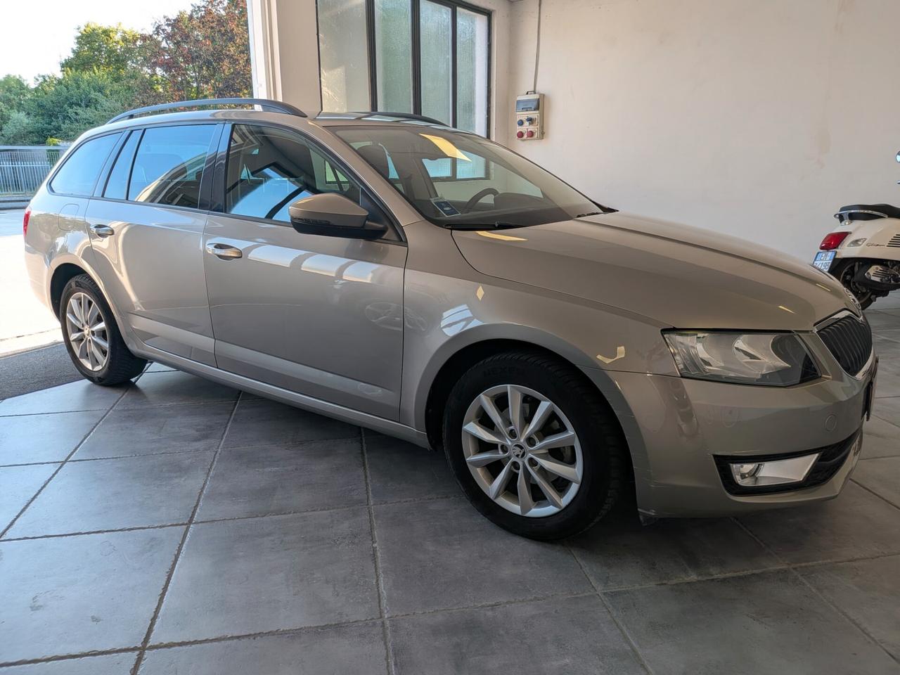 SKODA OCTAVIA SW 1.6 TDI DSG