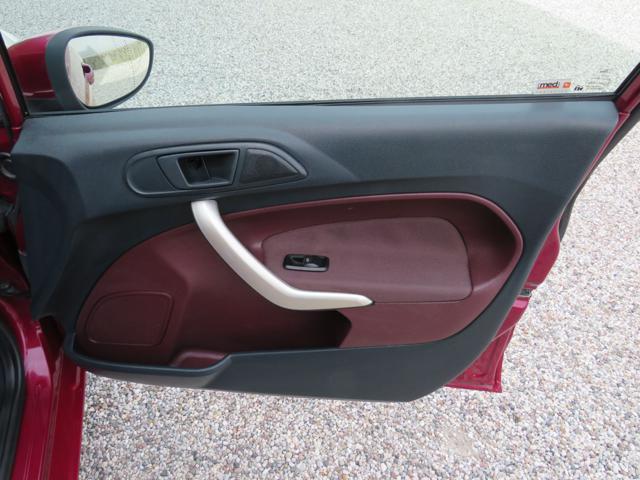 FORD Fiesta 1.4 5 porte Bz.- GPL Titanium