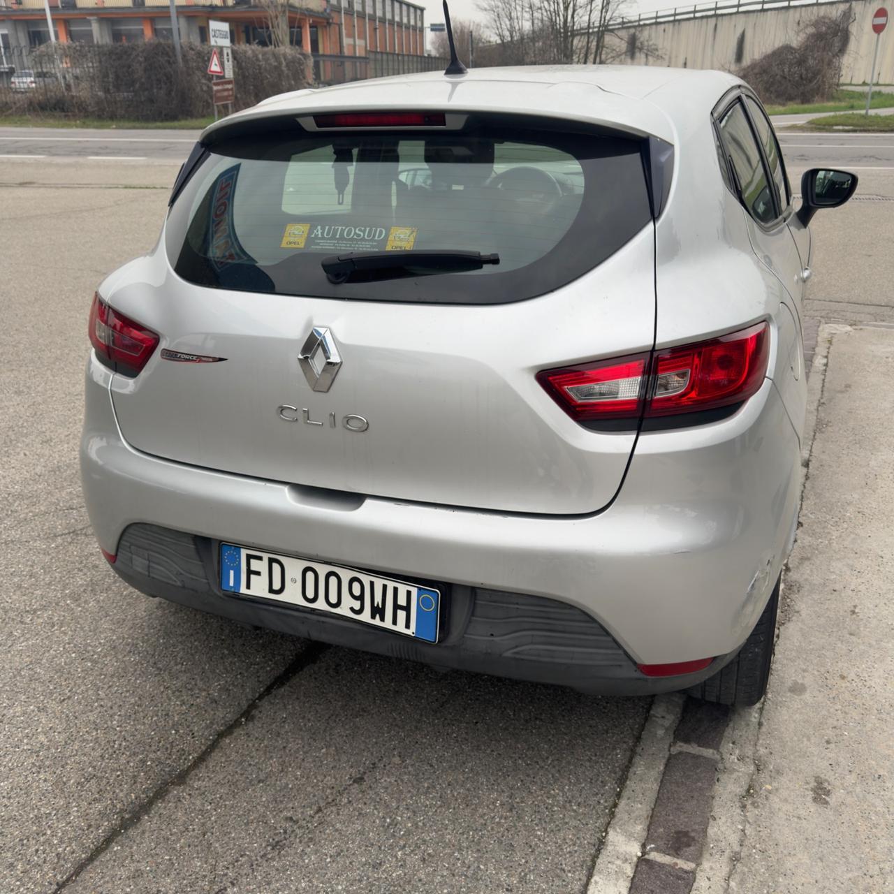 Renault Clio 1.2 75CV 5 porte