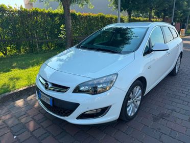 Opel Astra 1.4 Turbo 140CV Sports Tourer GPL Tech Cosmo