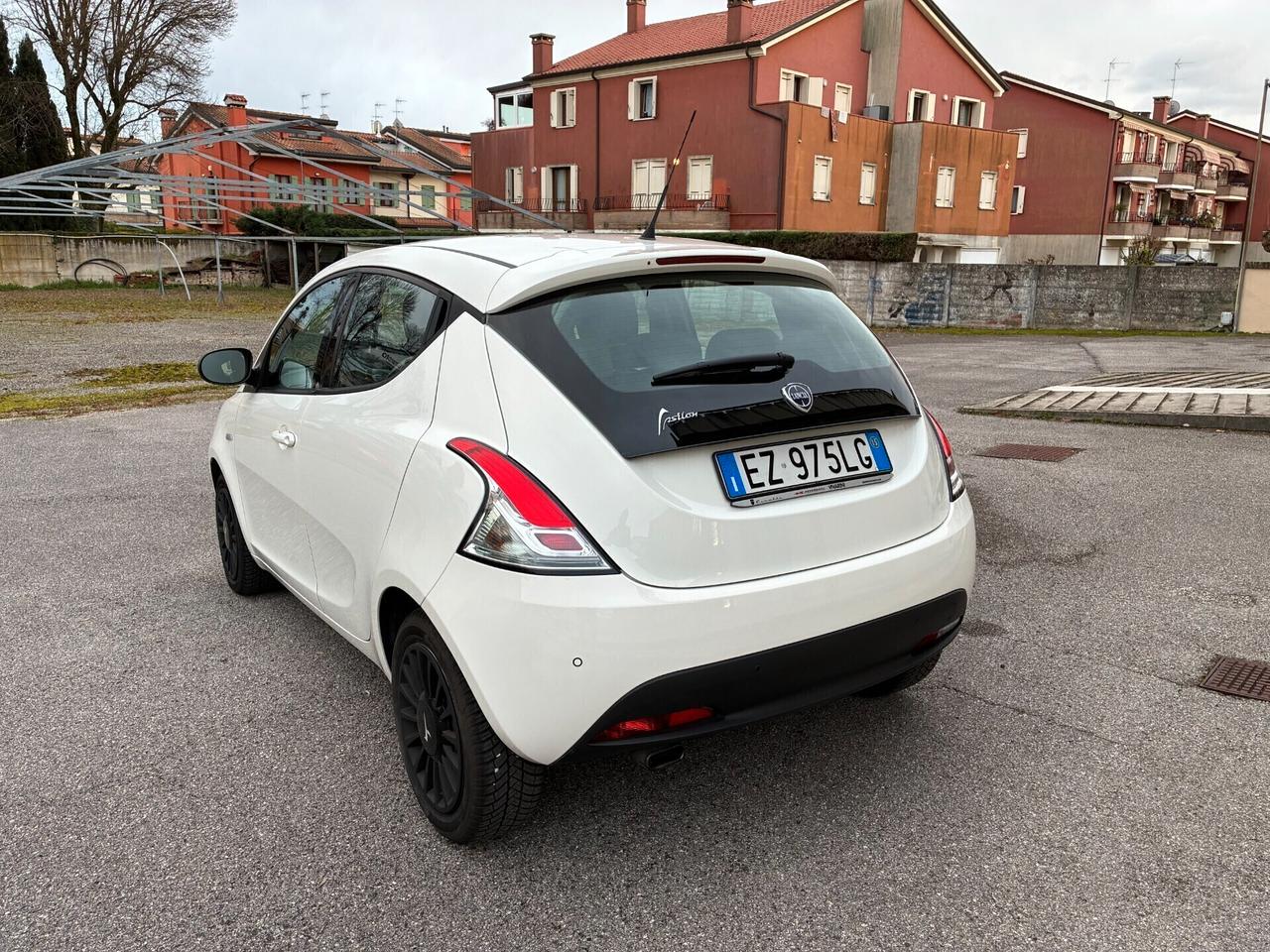 Lancia Ypsilon 1.2 69 CV GPL Ecochic Elefantino