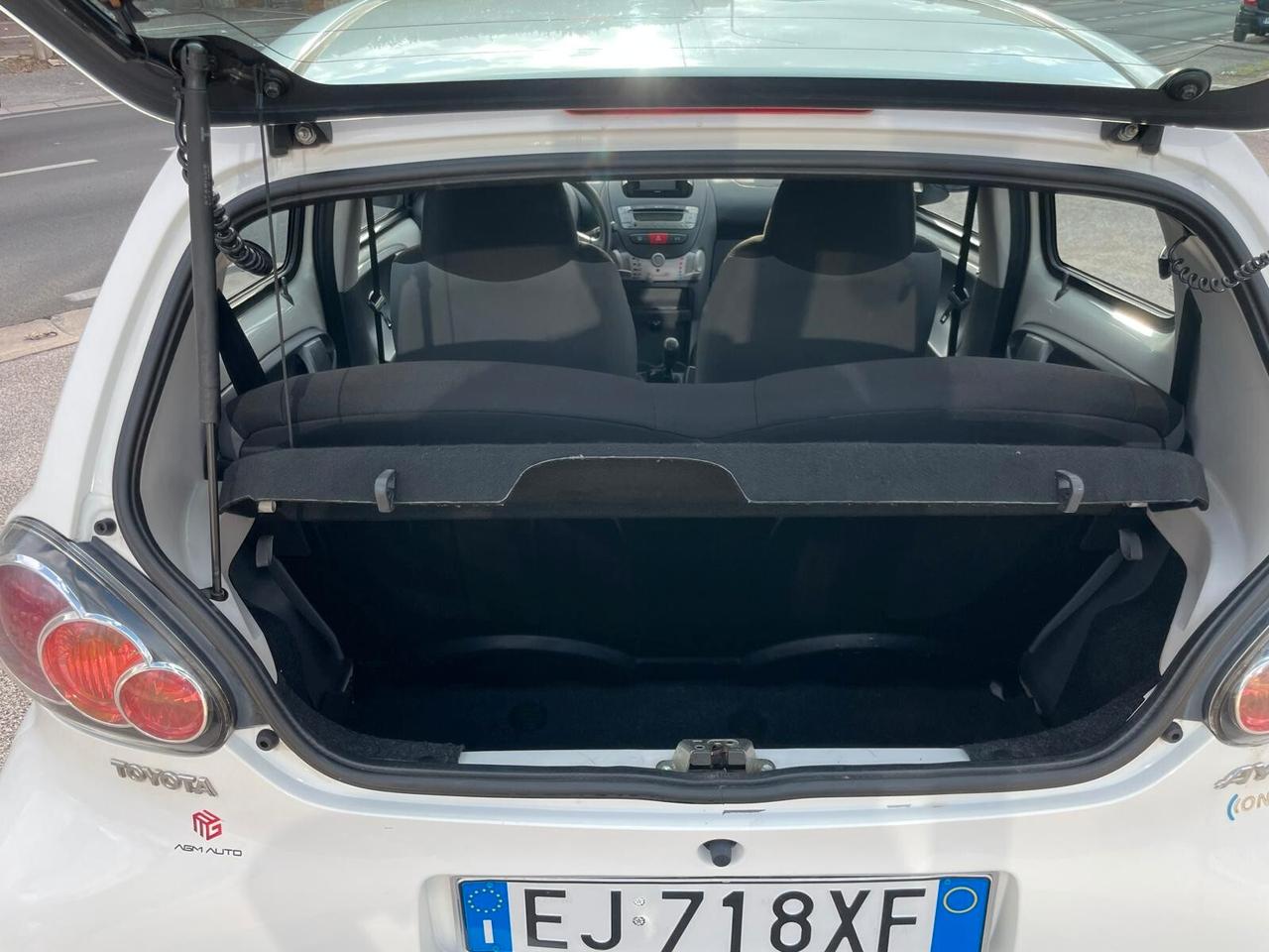 Toyota Aygo 1.0 12V VVT-i 5 porte Deep Ocean Connect