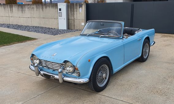 Triumph TR4 ( ORO ASI )