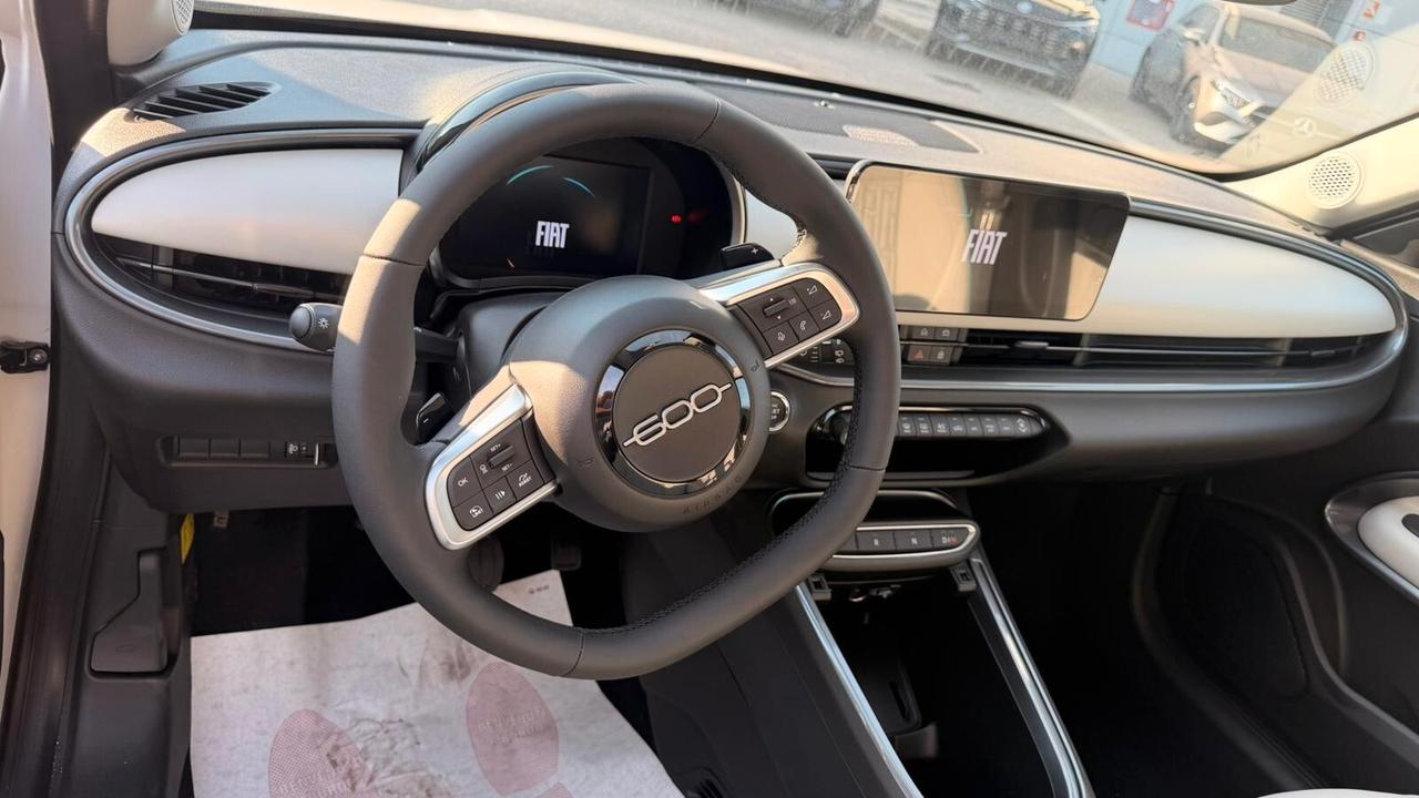 Fiat 600 Hybrid 110 CV DCT MHEV La Prima C/A