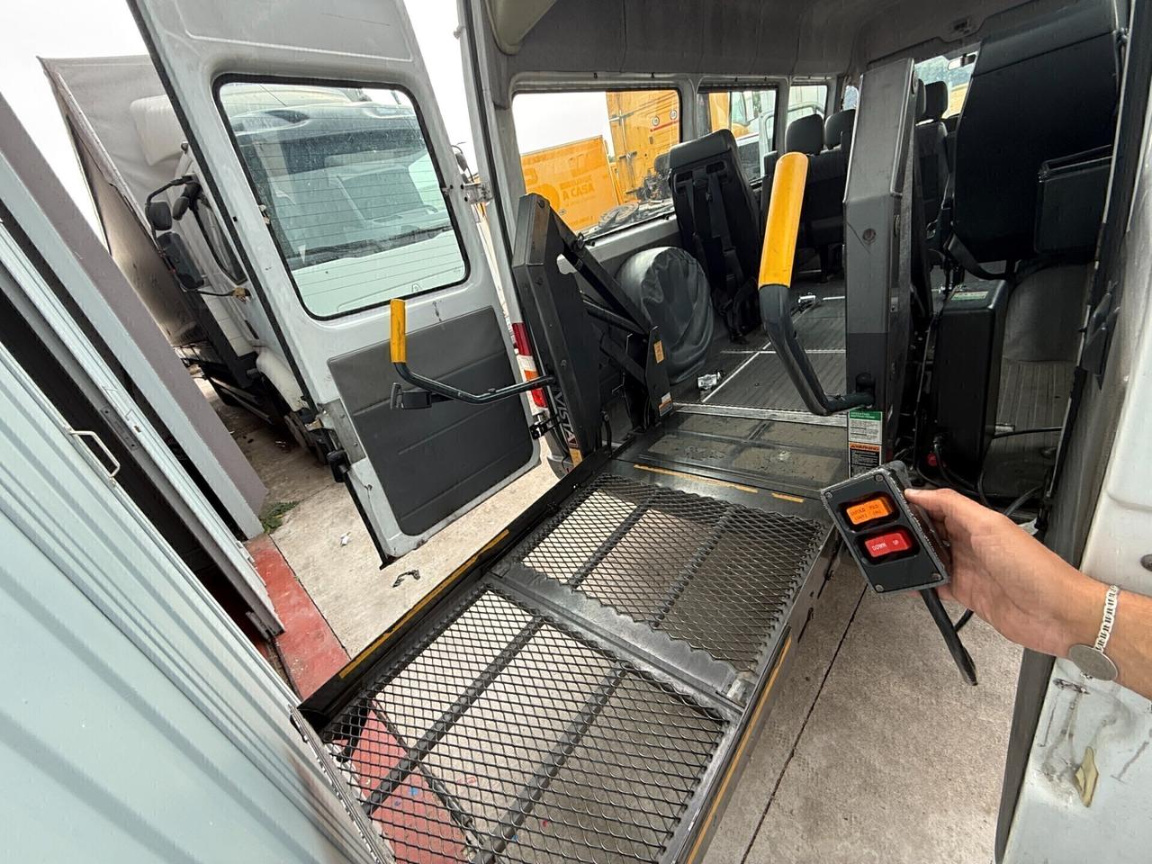 Mercedes-Benz Sprinter 311 CDI/8 POSTI/PULLMINO/PEDANA PER DISABILI/2001