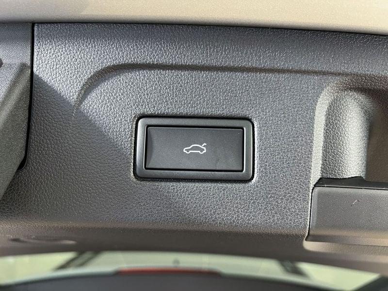 Volkswagen Touran 2.0 TDI 150 CV SCR DSG Edition Plus BlueMotion Tech.