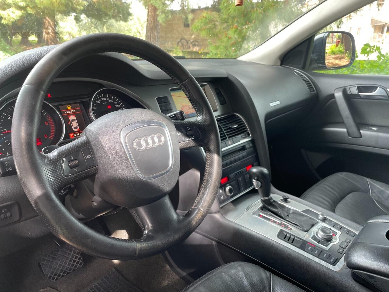 Audi Q7 3.0 V6 TDI 233CV quattro tiptronic