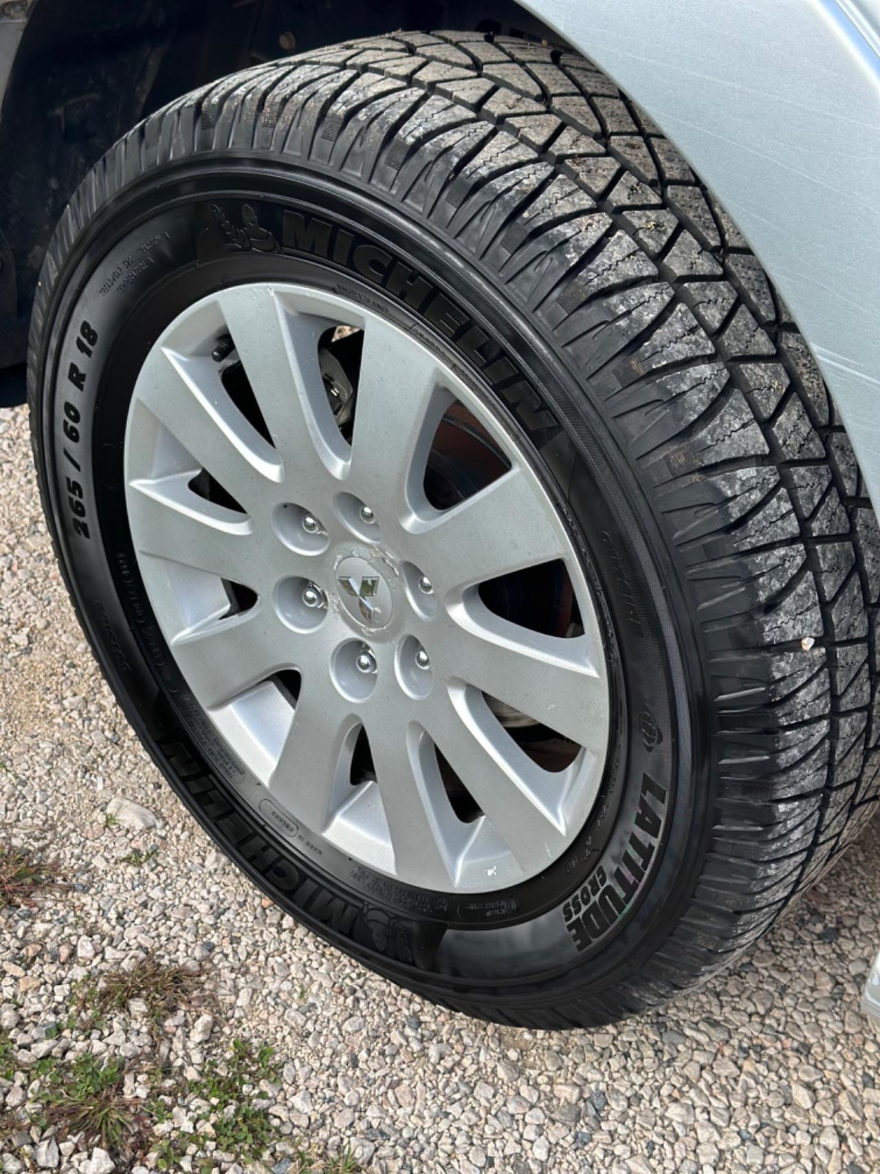 Mitsubishi PAJERO 3.2 DI-D 7POSTI TETTO 16V 5P INSTYLE