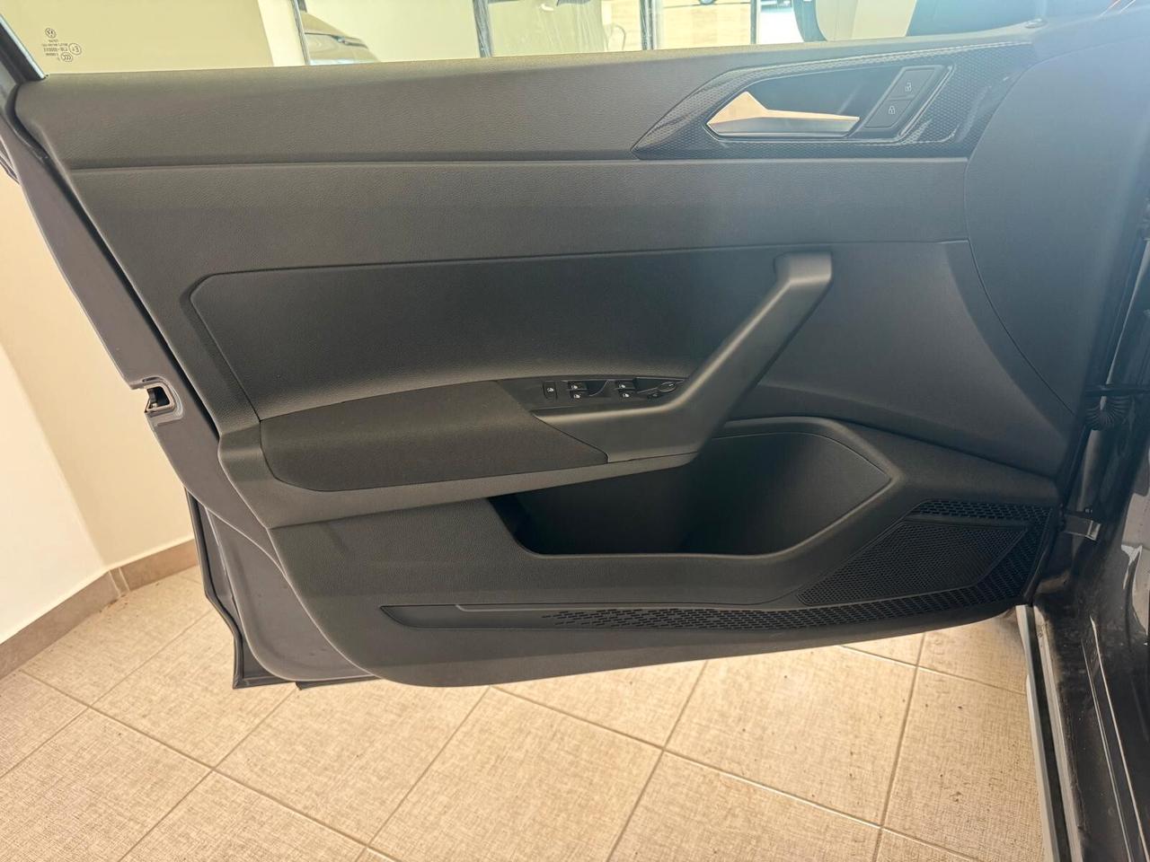 Volkswagen Taigo 1.0 manuale 110cv km0 pronta consegna