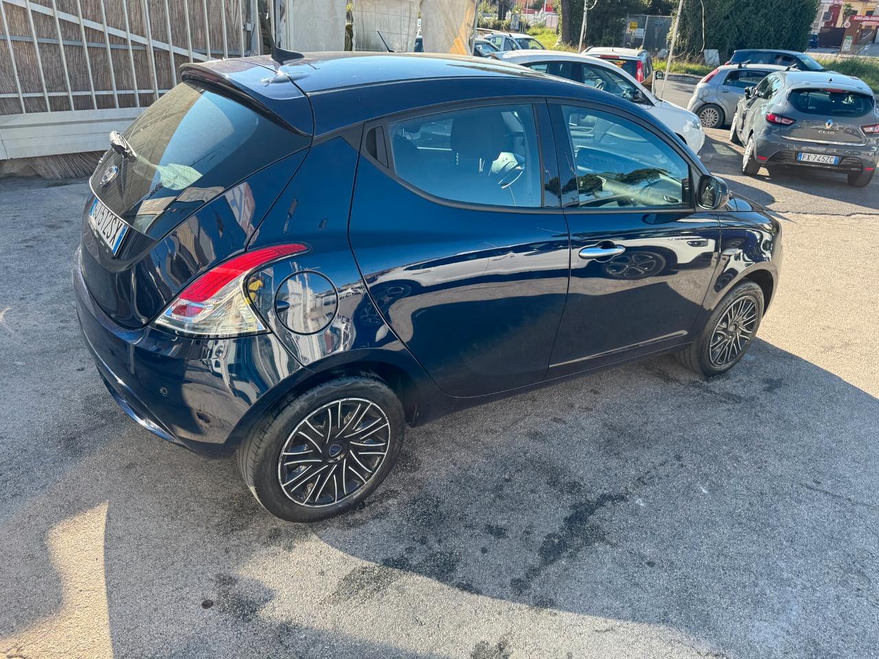Lancia Ypsilon 1.2 GPL ECOCHIC 2020 FARI LED