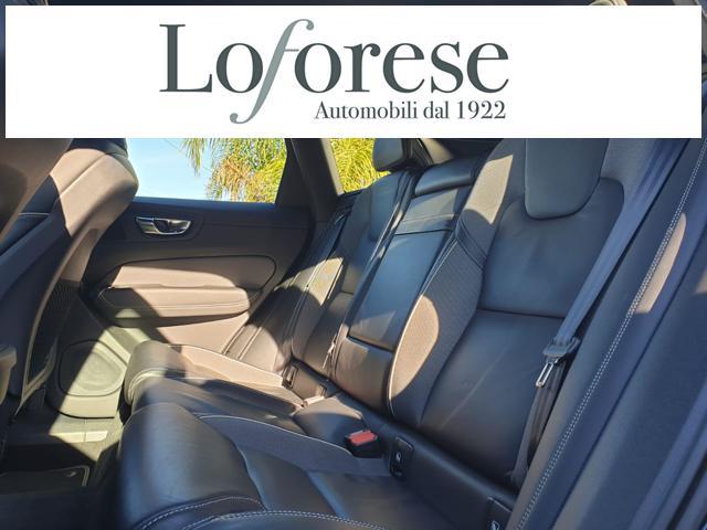 VOLVO XC60 B4 (d) AWD Geartronic R-design