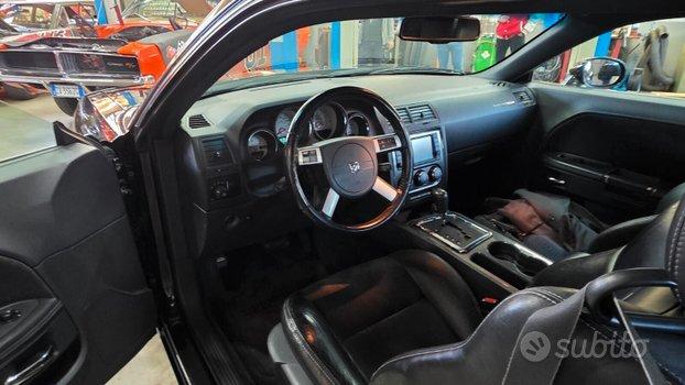 Dodge Challenger SRT-8 2009