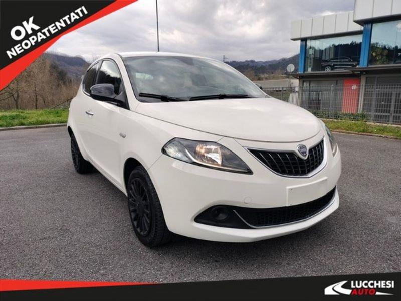 Lancia Ypsilon 1.0 FireFly 5 porte S&S Hybrid Silver