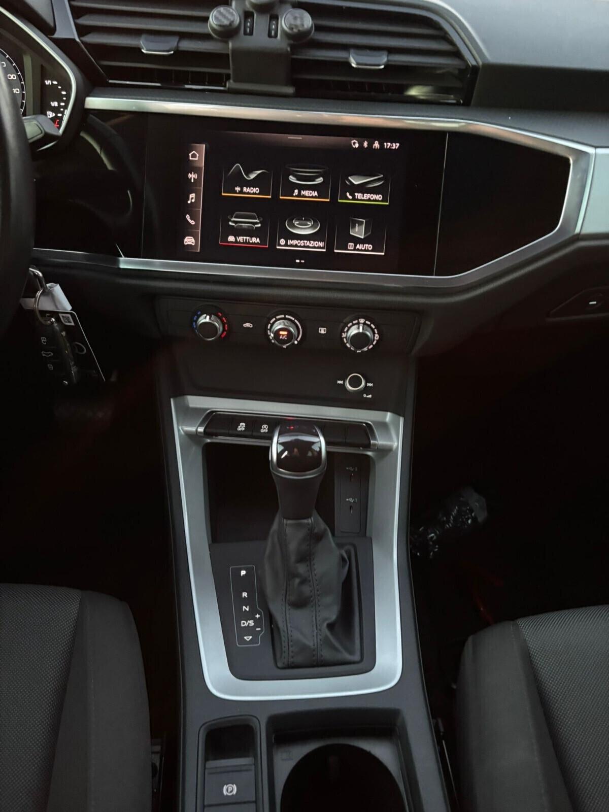 AUDI Q3 S-LINE 2.0 TDI 35 150Cv -10/2021