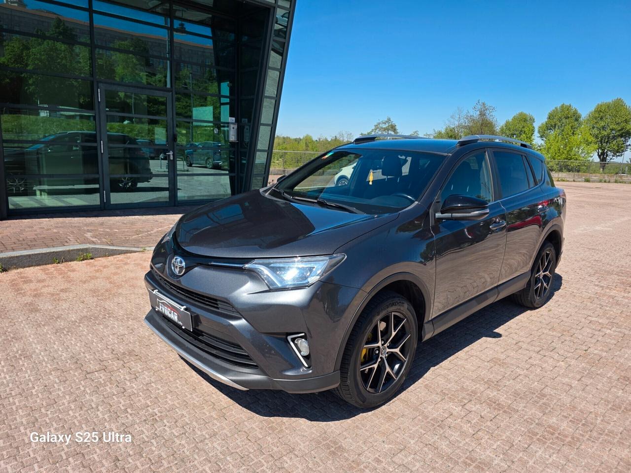 toyota rav4 2.0 D-4D valutiamo usato