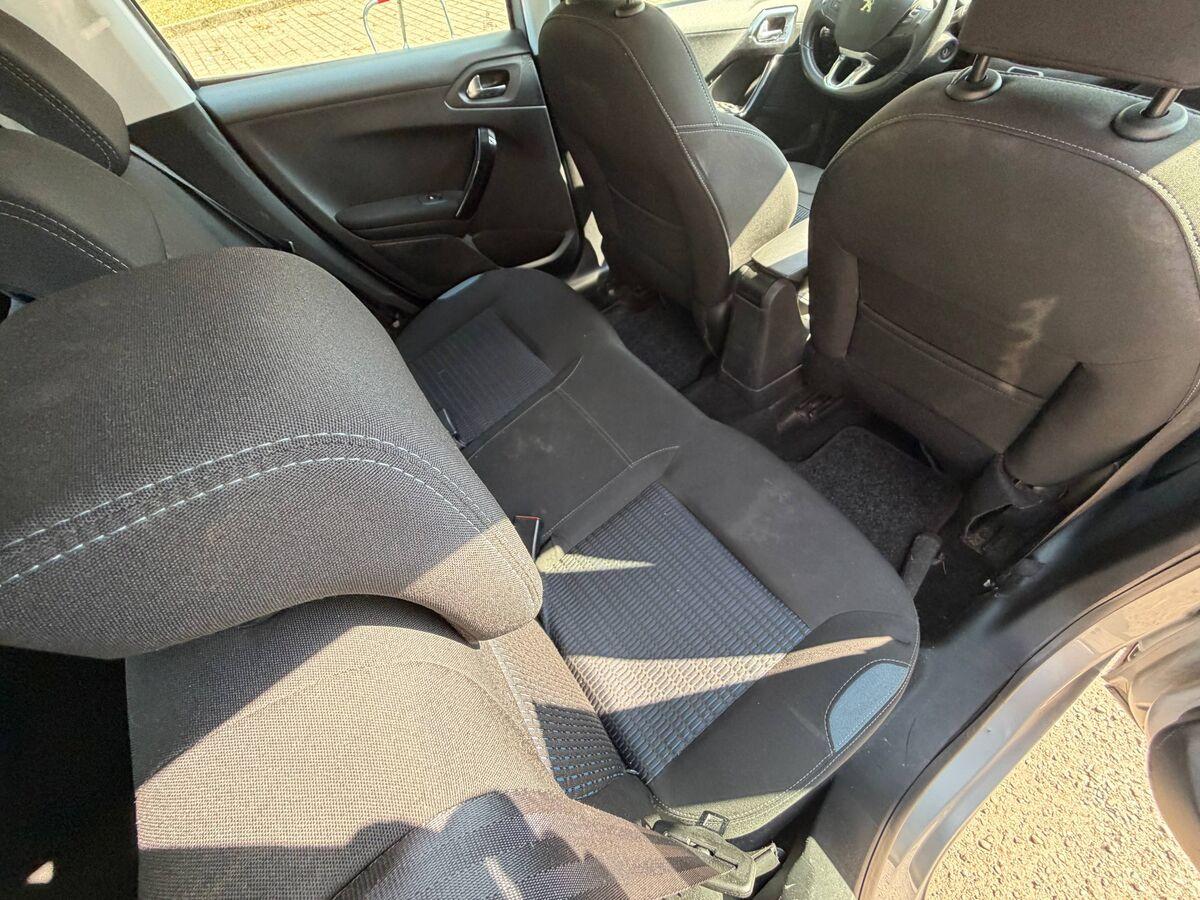 Peugeot 208 208 1.2 PT Allure s&s 5p etg5 E6