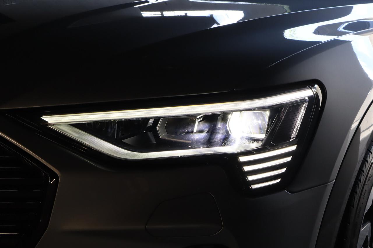 Audi e-tron 55 408CV QUATTRO S-LINE BLACK LINE MATRIX 21"
