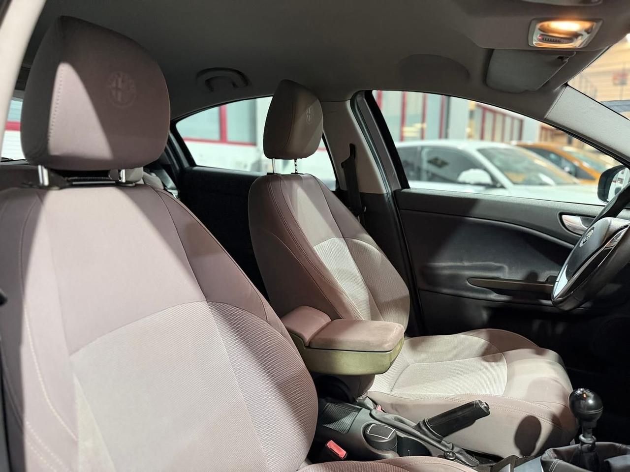 Alfa Romeo Giulietta 1.6 Mjt 105cv Distinctive 2015